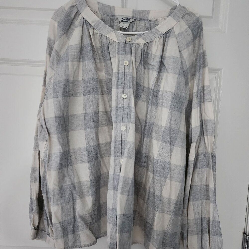 Grey & White buffalo check top from Duluth - Size XXL